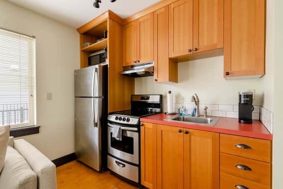 SE 25th [Towers] (1420) - Image 5