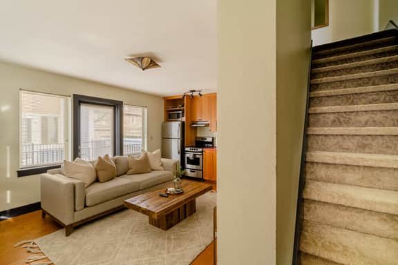 SE 25th [Towers] (1420) - Image 4