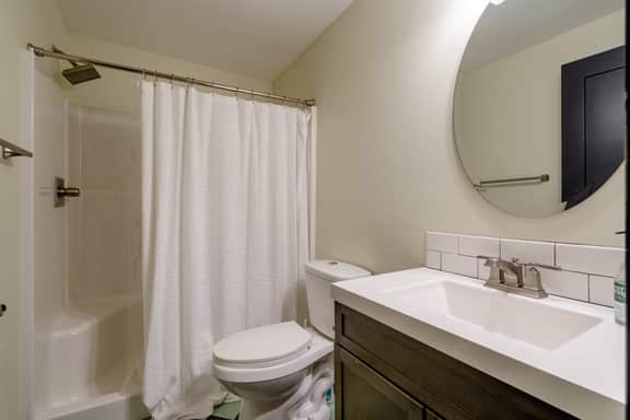 SE 25th [Towers] (1420) - Image 3