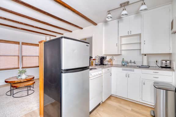 NE 19th (1715) - Image 3