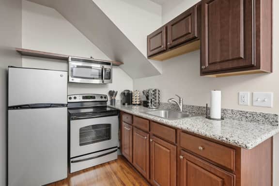 NW 19th [NORM] 7 (1415) - Image 2