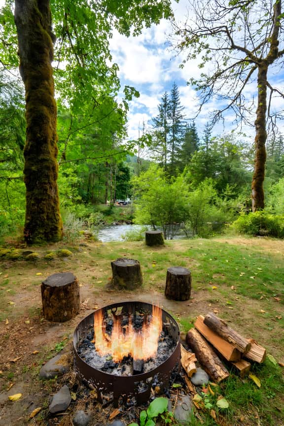 Riverwood Ln (27025)