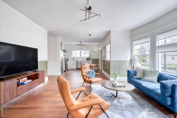 SE 12th (1032 & 1036)