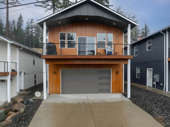 Vancouver Ave (541)