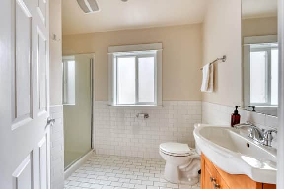 NW 19th [NORM] 11 (1415) - Image 4