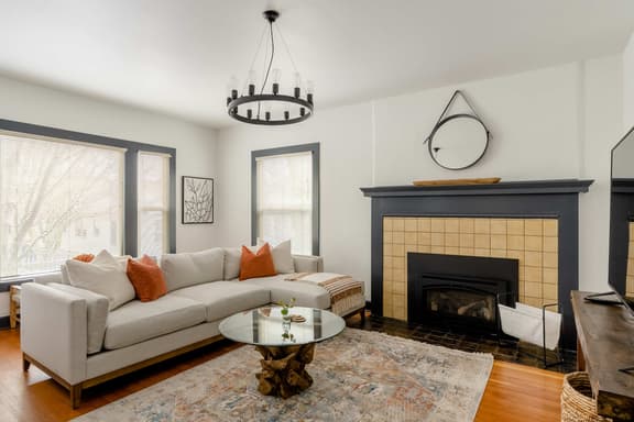 SE 25th [Towers] 2 (1426) - Image 1