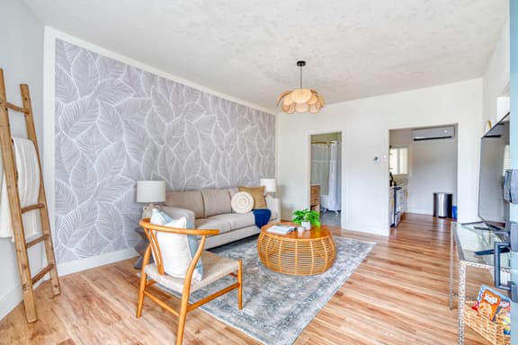 SE Milwaukie 2 (4335) - Image 1