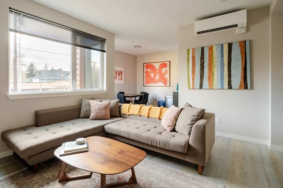 SE 19th [Asylum] 206 (1428)