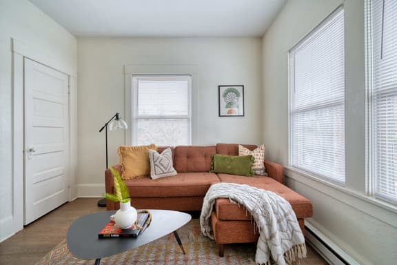 SE 50th 2 (2005) - Image 1