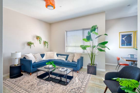 SE 19th [Asylum] 305 (1428) - Image 1