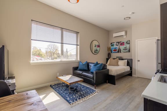 SE 19th [Asylum] 302 (1428) - Image 1