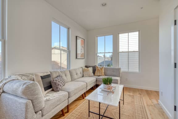 NE 56th (520) Small - Image 1